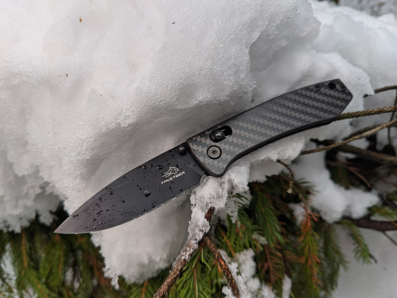 FREETIGER FT2103 Black Coating D2 Blade Carbon Fiber Handle Axis Lock Pocket Knife