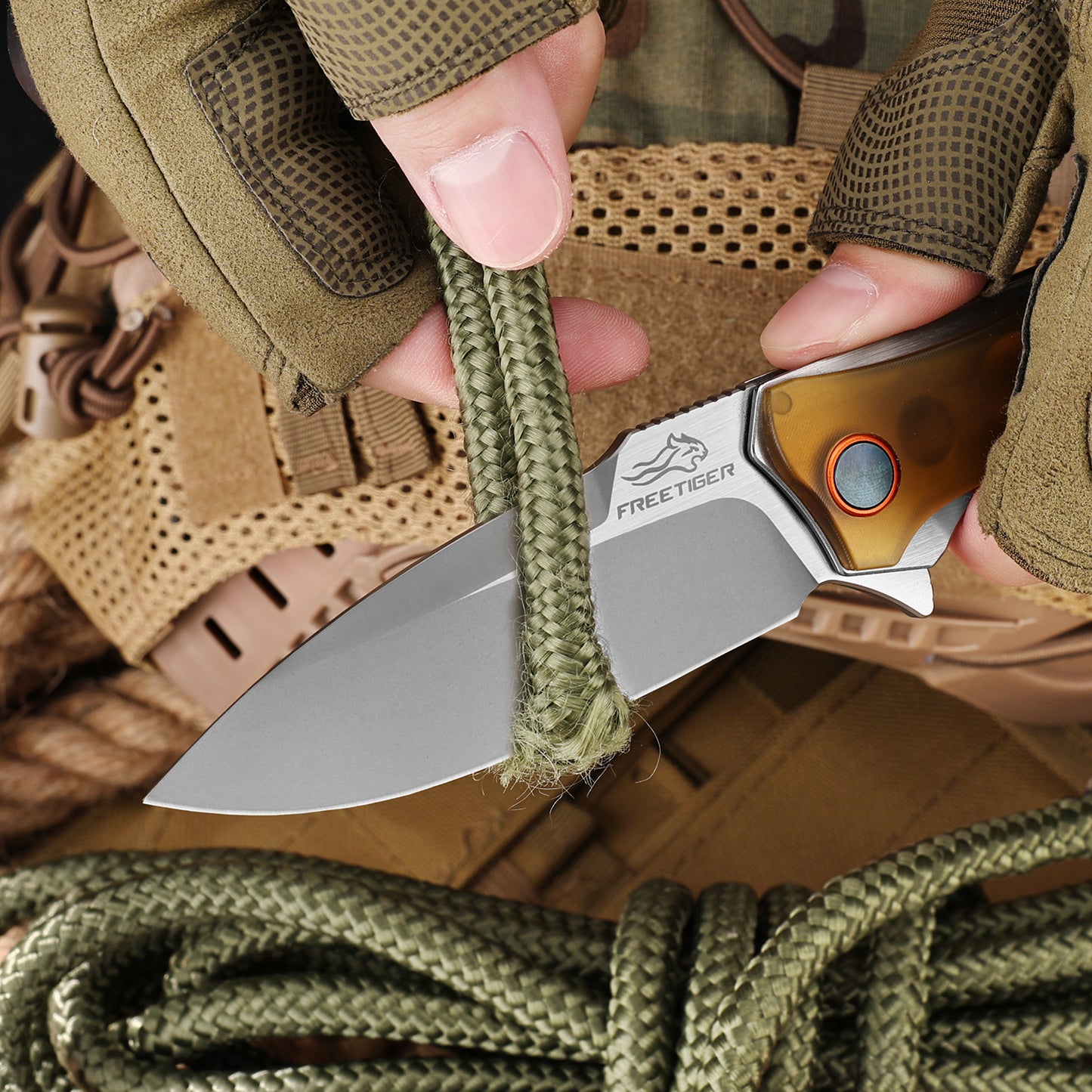 FREETIGER NEW FT81 Ultem/Carbon Fiber/G10 Handle D2 Blade Liner-Lock Ball Bearing Folding Knife